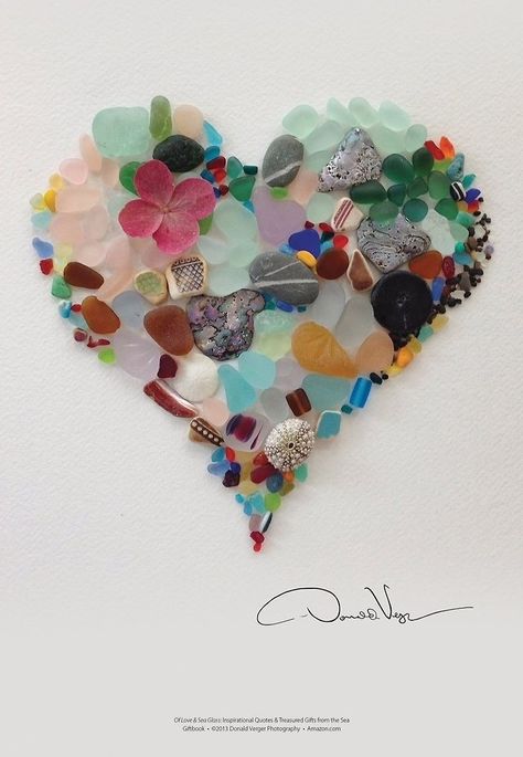 Sea glass heart. <3 Beach Glass Crafts, Heart Poster, Beach Glass Art, Glass Art Projects, Sea Glass Beach, Sea Glass Crafts, Beach Crafts, Sea Glass Art, Shell Crafts