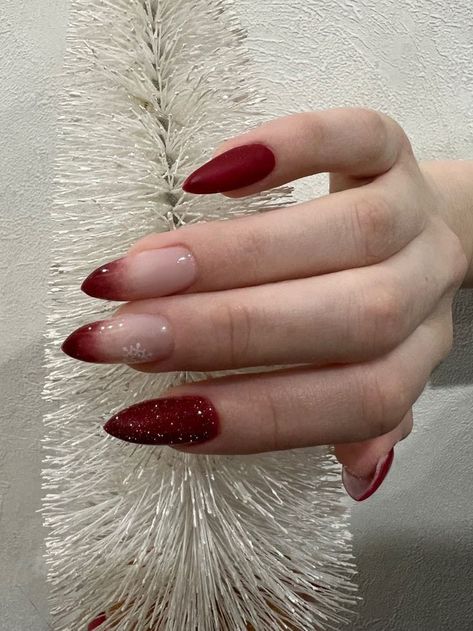 Trendy Nails Ideas Christmas, Nail Art Simple Red, Cristmass Nails 2023, Red Douyin Nails, Helluva Boss Nails, Simple Winter Nails, Winter Nails 2023, Simple Summer Nails, Nail 2024