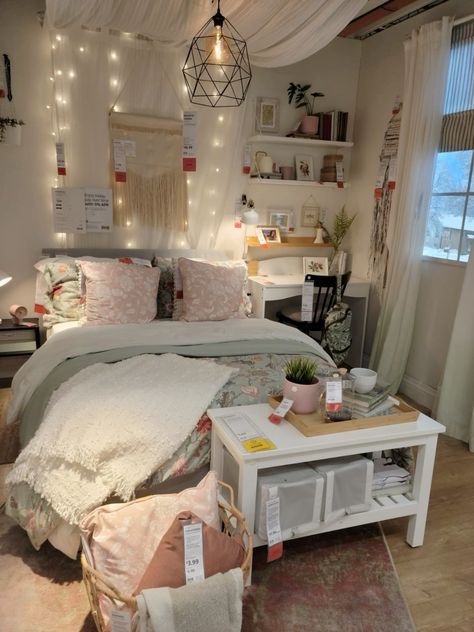 European Bedroom Aesthetic, Comfy Bedroom, Room Redesign, Room Deco, Preppy Room, Redecorate Bedroom, Dream House Rooms, Cozy Room Decor, Dream Room Inspiration