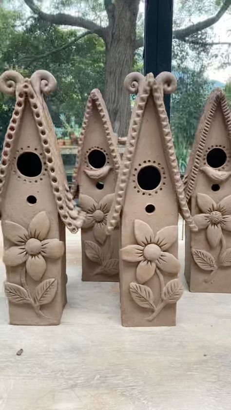 Clay Birdhouses Ideas, Pottery Bird Houses, Ceramic Birdhouse Ideas, Bird House Clay, Clay Bird Houses, Bird House Pottery, Ceramic Bird Houses, Clay Bird Houses Pottery, Pottery Bird Houses Handmade