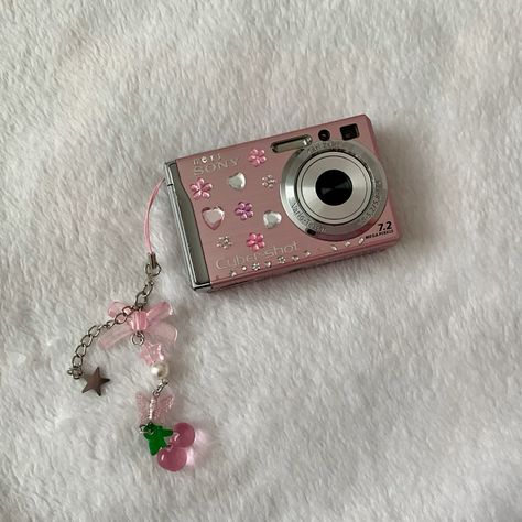 Sony Pink Camera, Ditigal Camera Aesthetic, Decorating Digital Camera, 2000s Camera Aesthetic, 2000s Digital Camera, 2000s Camera, Pink Digital Camera, Y2k Camera, Y2k Digital Camera