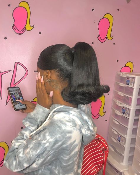 YourObsession 💎🇬🇾 on Instagram: “High ponytail With Swoop bangs By Me💎 Book Me ‼️ 💎 Booking Info In Bio Ladiess 💎💎💎#Frontal #frontalinstall #frontalsewin #frontalwig…” Barbie Ponytail, Barbie Hairstyle, Weave Ponytail Hairstyles, Sleek Ponytail Hairstyles, Weave Ponytail, Cute Ponytails, Birthday Hairstyles, Black Ponytail Hairstyles, Pretty Braided Hairstyles