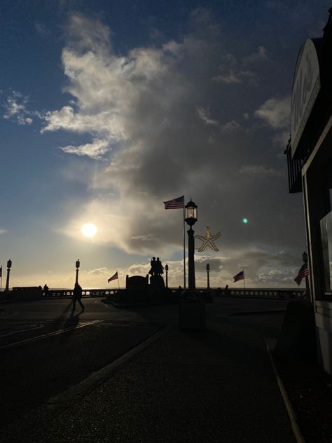 Seaside Oregon Aesthetic, Oregon Aesthetic, 2023 Moodboard, Seaside Oregon, Oregon Beaches, Green Hearts, Seaside Beach, Beach Trips, Free Life