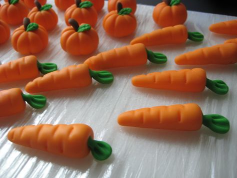 Party Lovers Fondant Topper - Carrots Fondant Carrots, Birthday Cake Brownies, Easter Bunny Cake, Fondant Cake Toppers, Bunny Cake, Fondant Decorations, Buttercream Recipe, Easy Food Art, Great British Bake Off