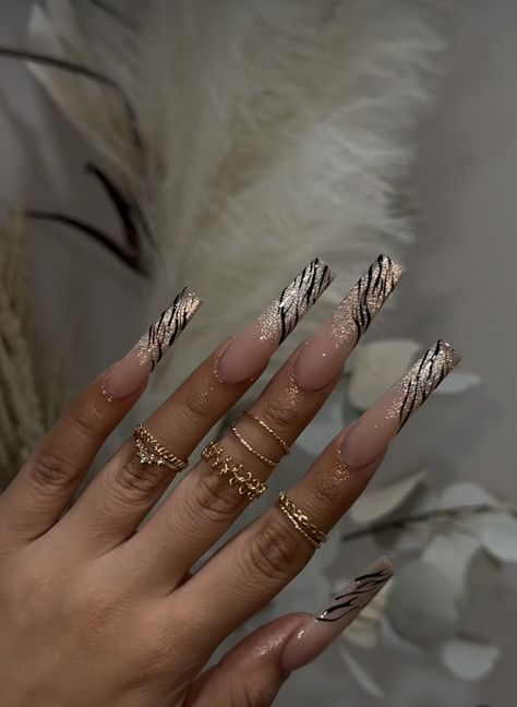 Brown Nails With Rhinestones, Esthetician Nails, Hood Nails, Nails With Rhinestones, Hand Nails, Colored Acrylic Nails, Dope Nail Designs, Classy Acrylic Nails, Acrylic Nails Coffin Pink