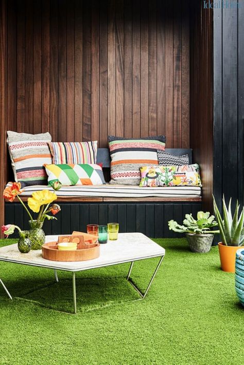 Should I replace my lawn with artificial grass? Join the Ideal Home Room Clinic debate. There’s no denying that artificial grass can take a lot of the hassle out of gardening. With no lawn to mow, you’re suddenly freed up to enjoy your outdoor space. But is faking it a good idea? #debate #lawndebate #artificiallawn #bestartificiallawns #fakegrass #replacingyourlawntips #tipsonbuyingartificialgrass #artificialgrass Small Patio Furniture, Grass Carpet, Faux Grass, Grass Decor, Patio Garden Design, Wall Backdrops, Green Interiors, Lawn Decor, Small Patio