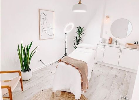 Esthetician Bedroom Ideas, Neutral Color Esthetician Room, Facial Spa Decor Esthetics Room, French Esthetician Room, Minimal Esthetician Room, Spa Suite Decor Small Spaces, Esthetician Christmas Decor, Beauty Salon Front Design, Home Clinic Room