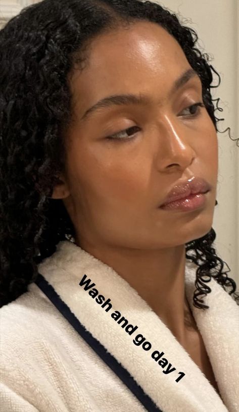 Yara Shahidi. Curls. Natural hair. Yara Shahidi Makeup, Yara Shahidi Outfits, Yara Shahidi Aesthetic, Yara Shahidi Hairstyles, Yara Shahidi, Natural Curls Hairstyles, Hair Clothes, Natural Curls