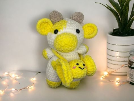 Hanigurumi | Crochet cow plushie with yellow candy handbag 🐮🍬 Available on my Etsy - link in bio 🥰 #crochet #crochetersofinstagram #crochetlove… | Instagram Crochet Cow Plushie, Yellow Candy, Crochet Cow, Link In Bio, Cow, Candy, Crochet, Yellow, Instagram