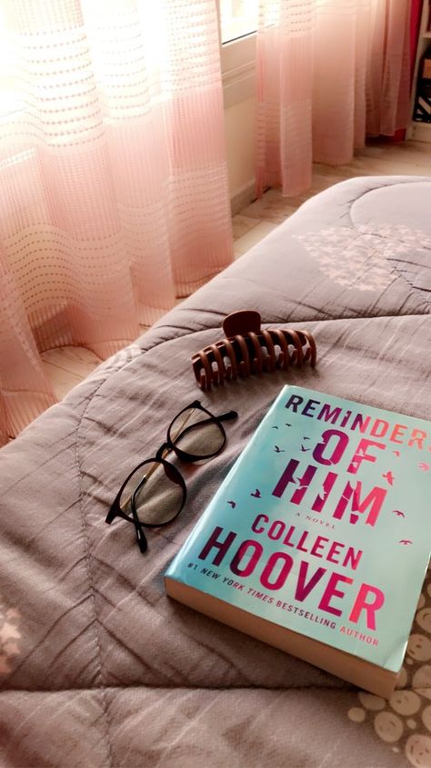 Coleen Hoveer Aesthetic, Books Aesthetic Colleen Hoover, Reminders Of Him Colleen Hoover Aesthetic, Reminders Of Him Colleen Hoover Book, Reminders Of Him Aesthetic Book, Reminder Of Him Colleen Hoover, Colleen Hoover Reminders Of Him, Reminders Of Him Aesthetic, Reminders Of Him Colleen Hoover