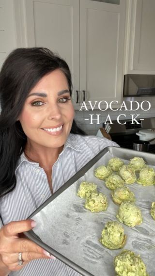 Avocado Mash Recipes, Mashed Avocado Recipes, Avocado Hack, Avocado Hacks, Deficit Meals, Avocado Mash, Avocado Uses, Awesome Appetizers, Amazing Food Hacks