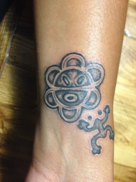 #puertorico#coqui#sun#taino#micultura#boricua Taino Sun Tattoo Puerto Rico, Taino Sun Tattoo, Tattoos Puerto Rico, Puerto Rican Tattoo, Boricua Tattoos, Coqui Tattoo, Taino Sun, Puerto Rico Tattoo, Taino Tattoos