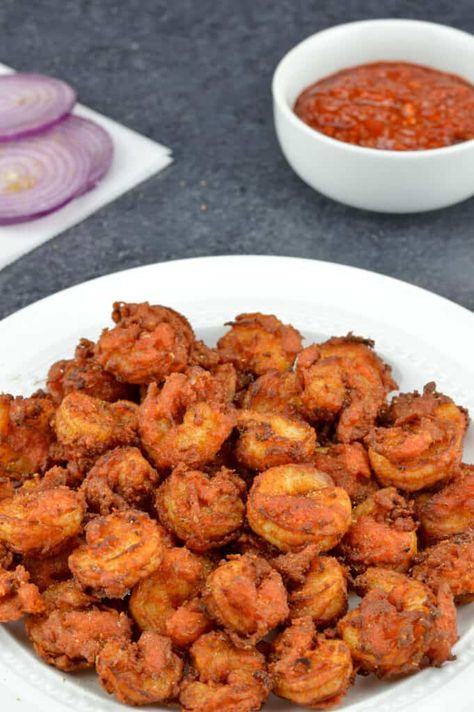 Prawns Koliwada | Shrimp Koliwada | Indian Appetizer Recipe - Recreate the juicy taste & crispy texture of Mumbai style Prawns Koliwada within 20-30 minutes using this no-fail recipe! #prawns #shrimp #appetizer #indianappetizer #indianpartyfood Indian Shrimp Appetizer, Crispy Prawns Recipe, Prawn Koliwada, Prawn Recipes Indian, Mumbai Recipes, Indian Shrimp Recipes, Indian Shrimp, Prawns Appetizers, Yay Recipes