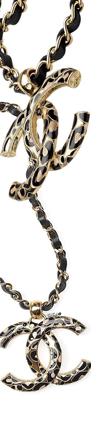 ❈Téa Tosh❈ #Chanel SS 2022 Pre-Collection #téatosh #necklace Animal Print Fashion, Chanel Jewelry, Romantic Style, Gold Style, Costume Jewelry, Animal Print, Chanel, Charm Bracelet, Crystals