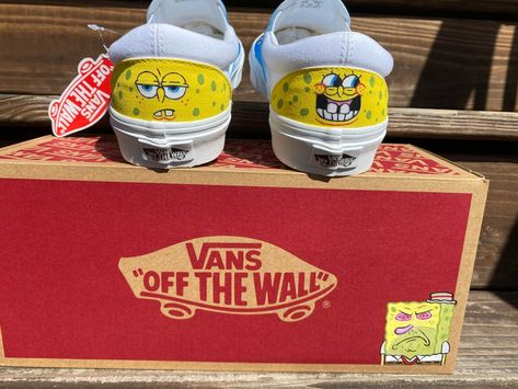 Hey bottomites! Enjoy these hand painted spongebob shoes! Spongebob Shoes, Funny Cartoon Memes, Spongebob Memes, Cartoon Memes, Spongebob Squarepants, Funny Cartoon, Thor, Me Too Shoes, Funny Memes