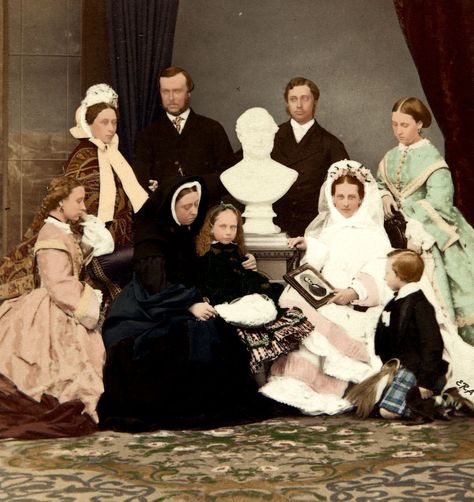 Victoria Family Tree, Princess Alexandra Of Denmark, Era Victoria, Queen Victoria Family, Queen Victoria Prince Albert, Wales Wedding, Alexandra Of Denmark, Royal Families Of Europe, Princess Louise