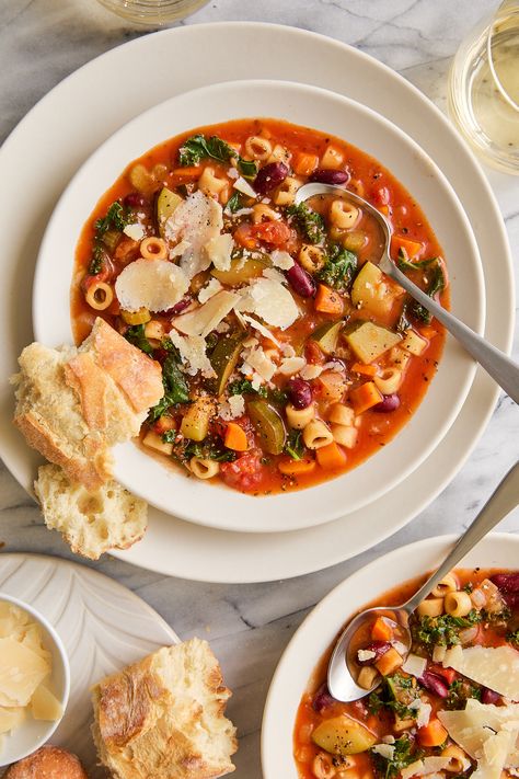 Instant Pot Minestrone Soup Whole 30 Minestrone Soup, Instapot Minestrone Soup Recipe, Instapot Minestrone Soup, Instant Pot Soup Recipes Healthy Vegetarian, Instant Pot Soup Vegetarian, Minestrone Soup Recipe Instant Pot, Minestrone Soup Recipe Healthy, Best Instant Pot Soup Recipes, Cozy Healthy Meals