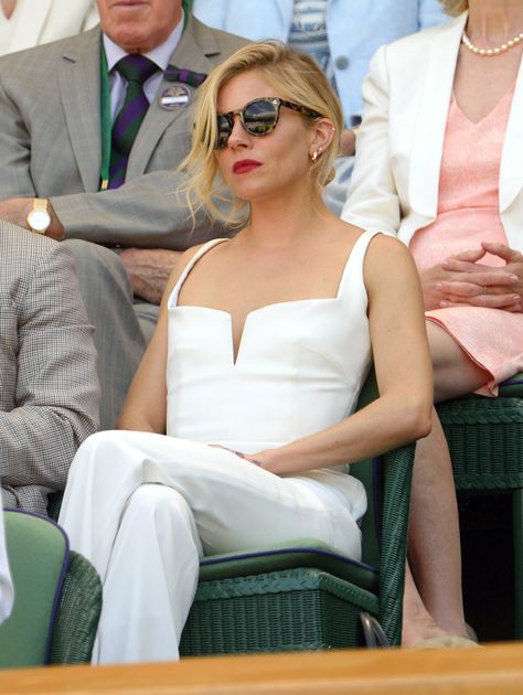 Sienna Miller Wimbledon, Tennis Spectator Outfit, Spectator Outfit, Wimbledon Outfit, Classic Summer Outfits, Sienna Miller Style, Wimbledon Fashion, Classic Leather Jacket, Burberry Dress