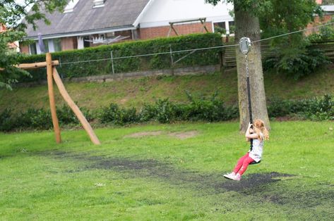 How to Build Your Own Backyard Zip Line | Your Projects@OBN Backyard Zipline, Diy Zipline, Kids Zipline, Zip Line Backyard, Kid Friendly Backyard, Backyard Playhouse, Zip Line, Natural Playground, Backyard Playground