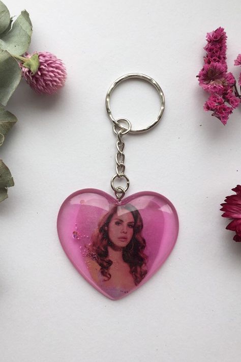 Lana Del Rey Keychain, Ray Core, Butterfly Crown, Lizzy Grant, Bff Photoshoot, Lana Del Ray, Resin Jewelry, Lana Del Rey, Key Rings