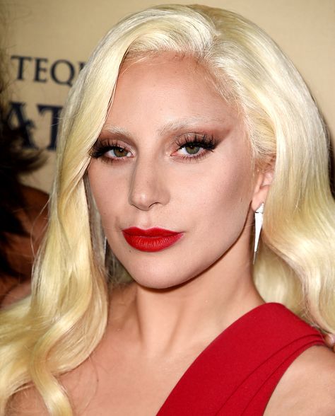 Lady Gaga American Horror Story, Lady Gaga Makeup, Bleached Brows, Bleached Eyebrows, Vintage Makeup Looks, Morning Makeup, Blonde Moments, Lady Gaga Pictures, Beauty Habits