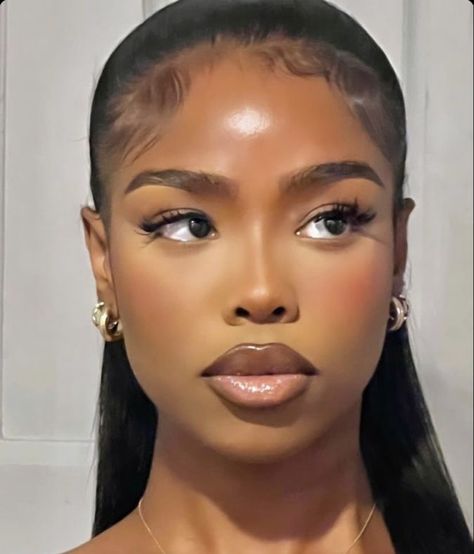 Classy Makeup Black Women, Black Woman Makeup Looks, Clean Girl Makeup Look Black Women, Dewy Makeup Black Women, Clean Girl Make Up Black Women, Rebrand Aesthetic, Makeup Beat Black Women, Make Up Black Women, Black Woman Clean Makeup