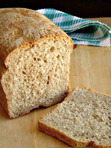 The loaf you'll get from my healthy whole wheat bread recipe Homemade Whole Wheat Bread, Brown Bread Recipe, Homemade Sandwich Bread, English Muffin Bread, Wheat Bread Recipe, Bread Maker Recipes, Homemade Bread Recipes Easy, Homemade Bread Easy, Muffin Bread