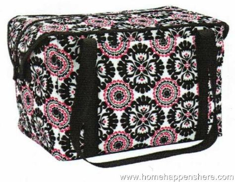 thirty-one summer 2013 pink medallion | Thirty One Gifts Fresh Market Thermal Tote Bag Pink Pop Medallion 2013 Picnic Tote, 31 Bags, 31 Gifts, Lunch Tote Bag, Thirty One Bags, Fresh Market, Family Picnic, Picnic Bag, Thirty One Gifts