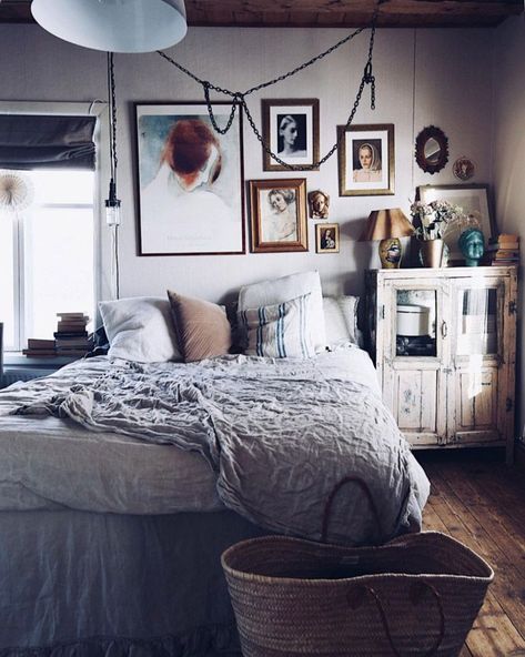 Scandinavian Beds, Scandinavian Bedding, Family Farmhouse, Nordic Homes, My Scandinavian Home, Scandi Home, Highland Homes, Farmhouse Interior, Cozy Decor