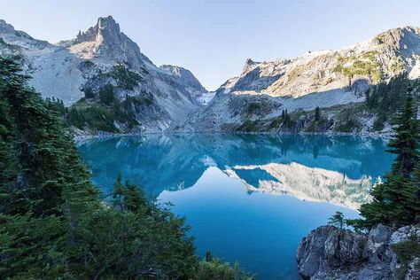 The 11 Best Hikes in the Alpine Lakes Wilderness, Washington Alpine Lakes Wilderness Washington, Snow Lake Washington, Bucklist Travel, Seattle Hiking, Snow Lake, Backpacking Trails, Washington Hikes, Washington Travel, Utah Hikes