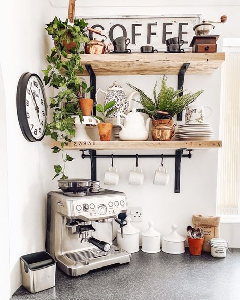 coffee bar ideas styling Coffee Bar In The Living Room, Small Corner Decorating Ideas Kitchen, At Home Tea Bar, Diy Home Coffee Bar, Coffee Bar Boho, Tea Making Station, Coffee Space In Kitchen, Cafe Corner Home, Coffee Bar Home Modern