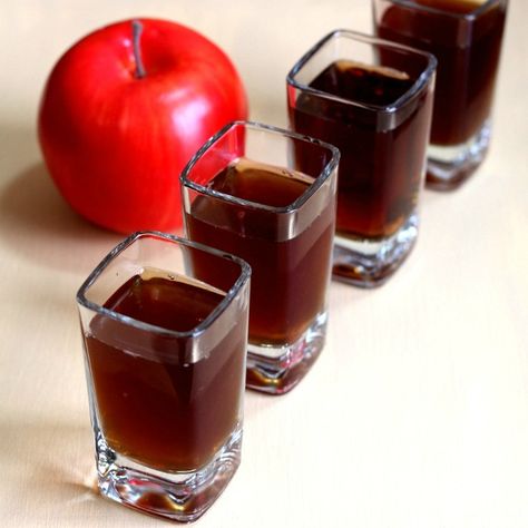 Sour Apple Pie Drink Recipe - Sour Apple Schnapps, Hot Damn Cinnamon Schnapps Apple Pie Drink Recipe, Apple Pie Shots, Apple Pie Drink, Sour Apple Pucker, Cinnamon Schnapps, Blackberry Cocktail, Apple Schnapps, Simple Syrup Cocktails, Apple And Cinnamon