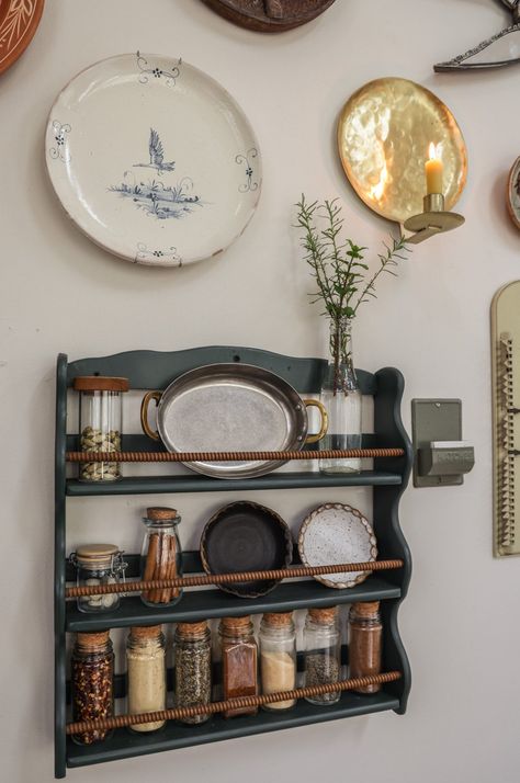 Create the Look: Spice Rack Wall — The Tiny Canal Cottage Spice Rack Wall, Produce Storage, Sustainable Decor, Small Kitchens, Low Waste, Cottage Kitchen, Space Saving Furniture, Pantry Organization, Spice Rack