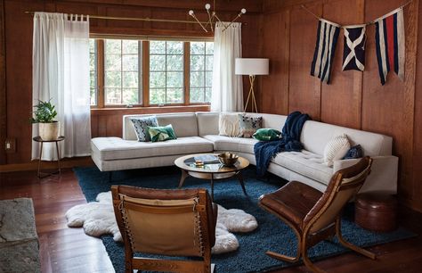 Home Tour: North Fork Seaside House by Jersey Icecream Rug Layers, Jersey Ice Cream Co, Gathering Ideas, Seaside House, Project Portfolio, Modern Craftsman, Oak Panels, Wood Cladding, La Rive