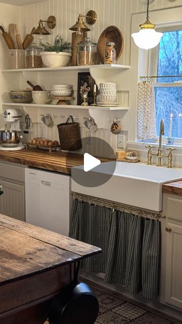 Jennifer Fitzgerald on Instagram: "Here she is!!!! My full reveal for our new kitchen. I’ve always loved the English countryside cottage mixed with colonial farmhouse. I think we accomplished that! This space has a European early American feel that just hugs me and I hug her right back!  I wanted our space to be a haven, to feel more open and have more flexibility with organization. I wanted a quiet background that would allow me to tell a story in our kitchen with textiles, dishes, and textures. I worked hard to quiet the influence from trends and to try and choose classic items that would stay timeless.  Honestly, this was a hard process for me. I put so much pressure on myself!  I made it hard to want to take risks with all of the weight I added to each choice. Along the way I stopped t Old Colonial Homes Interior, English Countryside Kitchen, Early American Kitchen, Old Colonial Homes, English Countryside Cottage, Colonial Home Interior, Colonial Kitchens, Colonial Farmhouse, Countryside Cottage