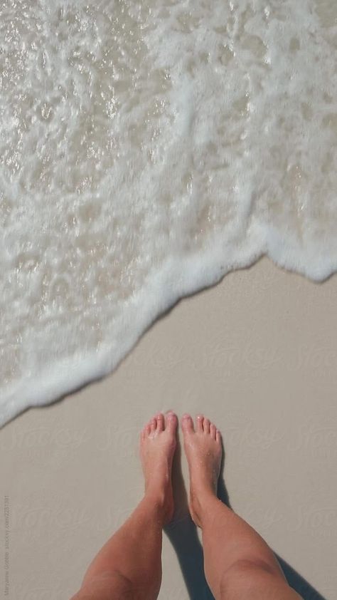 A first person view of the ocean waves gently washing around a woman's feet as she stands on the shore of a Florida Beach. Sunrise Photography Nature, Flip Book Animation, Beach Video, Love Wallpaper Backgrounds, Tan Face, Butterfly Crafts, Florida Beach, Sunrise Photography, Florida Beaches