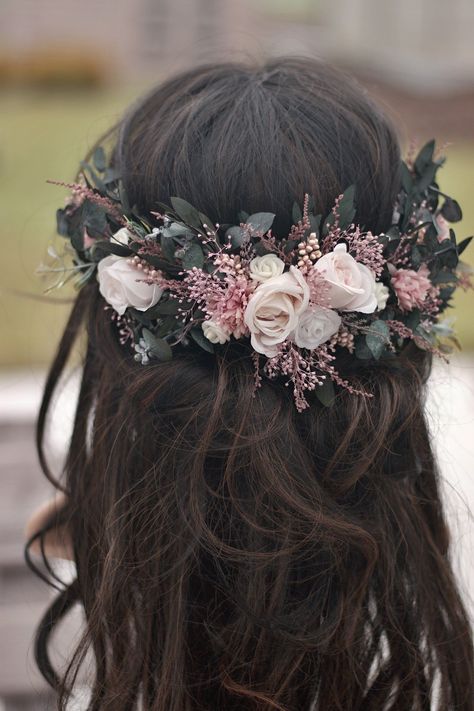 Floral Wedding Accessories, Bridesmaids Flower Crown, Wedding Hairstyles Flower Crown, Updo Easy Hairstyles, Hairstyles High Ponytail, Flower Crown Aesthetic, Hairstyles Updo Easy, Flower Tiara Wedding, Wedding Flower Crowns