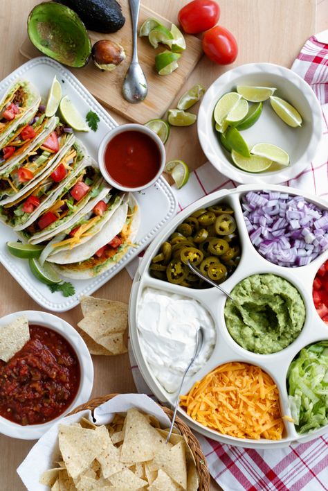 Bar Recipes For A Crowd, Party Food Meat, Taco Bar Recipes, Nacho Bar Ideas, Taco Bar Buffet, Crunchy Taco Shells, Taco Bar Party, Nacho Bar, Taco Shells