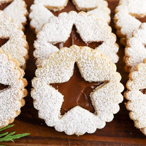 Linzer Cookies with Nutella Filling Nutella Filled Cookies, Spiced Shortbread, Cookies With Nutella, Powdered Sugar Cookies, Nutella Sandwich, Nutella Filling, Sandwich Cookies Filling, Linzer Cookies Recipe, Duff Goldman