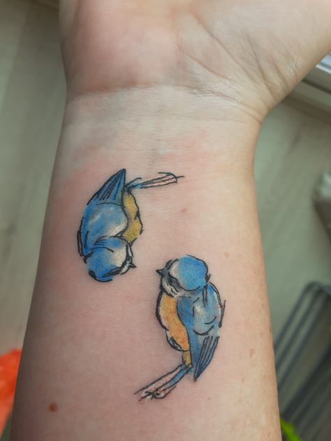 Blue tit bird tattoo Black And White Bluebird Tattoo, Green Bird Tattoo, Bluetit Bird Tattoo, Blue Bird Tattoos For Women, Blue Bird Tattoos, Yellow Bird Tattoo, Blue Bird Tattoo, Grandparents Tattoo, Bird Tattoo Sleeves