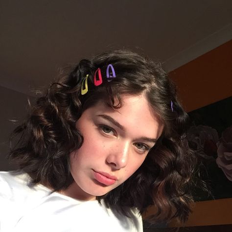 ☆@crisheeta☆ Rp Models, Hairstyle App, Hair Clips 90s, Face References, Code Polarr, Curly Girl Hairstyles, Curly Hair With Bangs, Classy Aesthetic, Curly Hair Tips