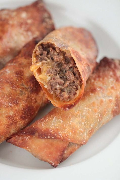 Air Fryer Cheeseburger Egg Rolls Cheeseburger Egg Rolls Recipe, Air Fryer Cheeseburger, Airfryer Food, Cheeseburger Egg Rolls, Ninja Grill, Macro Recipes, Cheese Stuffed Mushrooms, Caramelized Onion Dip, Spring Roll Recipe