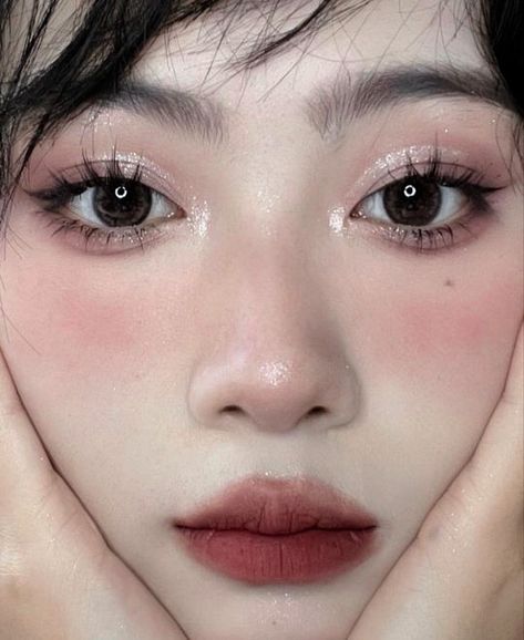 I’m Cold Makeup, Makeup Cool Tone, Double Eyelid Makeup, Im Cold Makeup, Cold Makeup Look, Cool Tone Makeup, Cool Toned Makeup, Korean Eye Makeup, Ulzzang Makeup