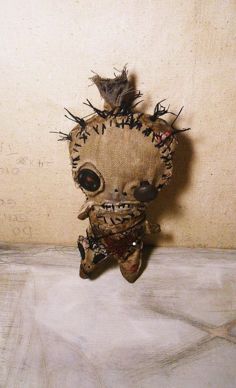 how to make a voodoo doll - Google Search Voodoo Spell, Creepy Toys, Zombie Dolls, Ugly Dolls, Voodoo Doll, Problem Solution, Monster Dolls, Spirit Dolls, Toy Art