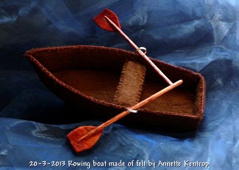 Softie Accessories, Felt Boat, Felt Toys Diy, Chest Ideas, Waldorf Inspired Toys, Felt Craft Projects, Rowing Boat, Waldorf Crafts, Holiday Sewing