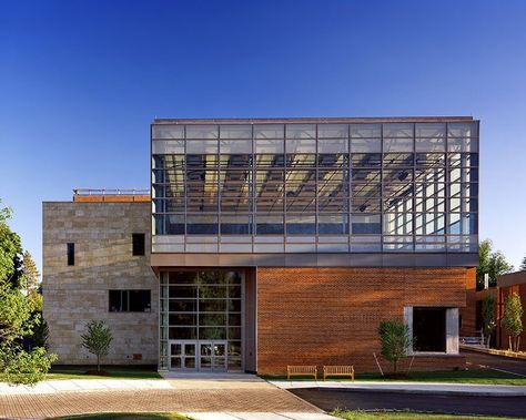 Dance Studio Exterior, Studio Exterior, Dance Studio Design, Williams College, Ballet Studio, Studio Build, Studios Architecture, Sims Building, Studio Interior