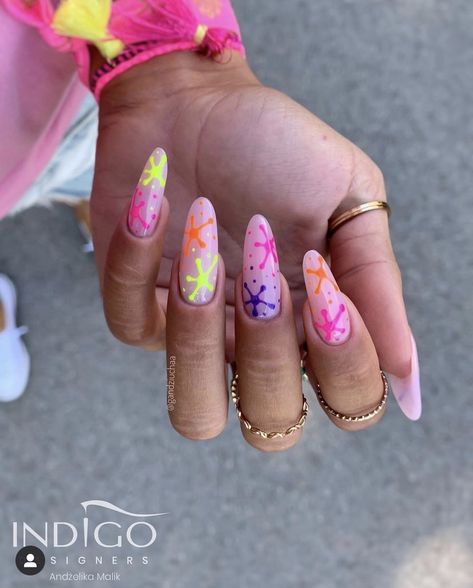 Paint Splash Nails, Paint Splatter Nails, Splatter Nails, Angel Nails, Fun Nail Colors, Clear Nails, Luxury Nails, Chic Nails, Paint Splatter