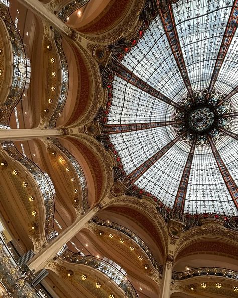 Palais Garnier Galeries Lafayette Mur des je t’aime Place du tertre Place du trocadero Sacre coeur Saint Chapelle #paris Place Du Tertre, Palais Garnier, Galeries Lafayette, Paris, On Instagram, Instagram