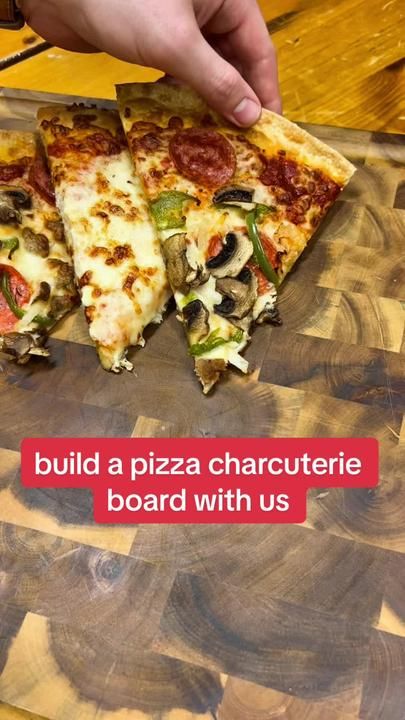 Pizza Board Charcuterie, Pizza Board Ideas, Pizza Charcuterie Board Ideas, Pizza Charcuterie Board, Party Boards, Pizza Board, Drink Ideas, Pizza Hut, Board Ideas