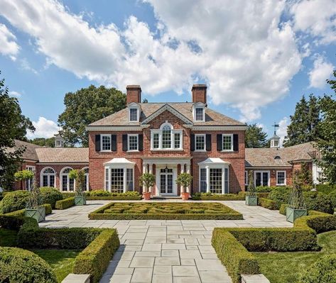 Colonial House Exteriors, American Mansions, Georgian Style Homes, Colonial Mansion, Georgian Mansion, Mansion Exterior, Georgian Architecture, American House, Georgian Homes